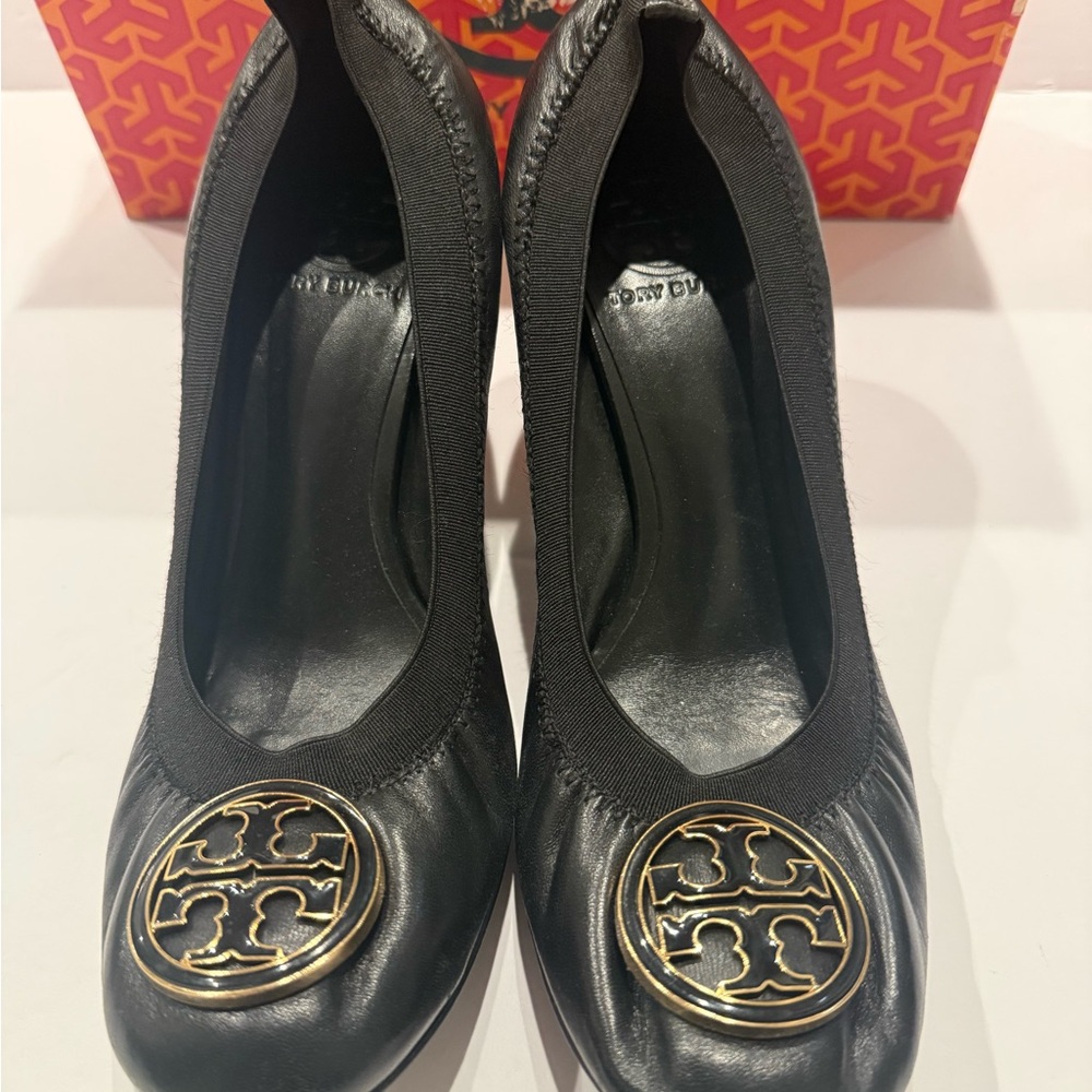 Tory Burch Black Leather - Caroline Mid Heel size 8.5